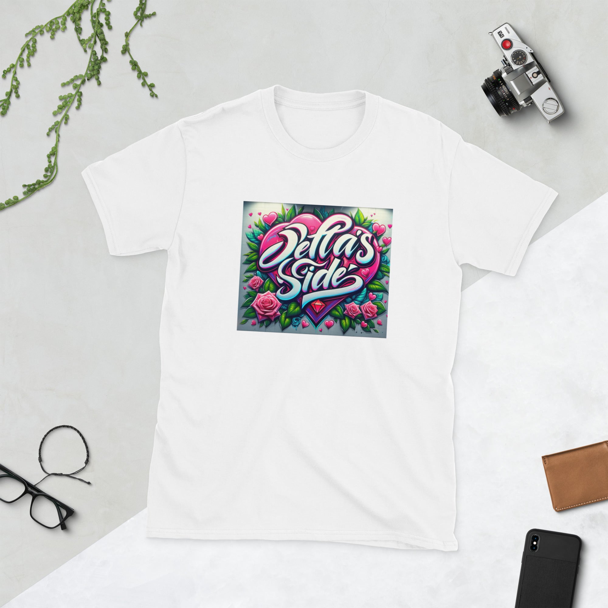 T-shirt roses par Delta&#39;s Side